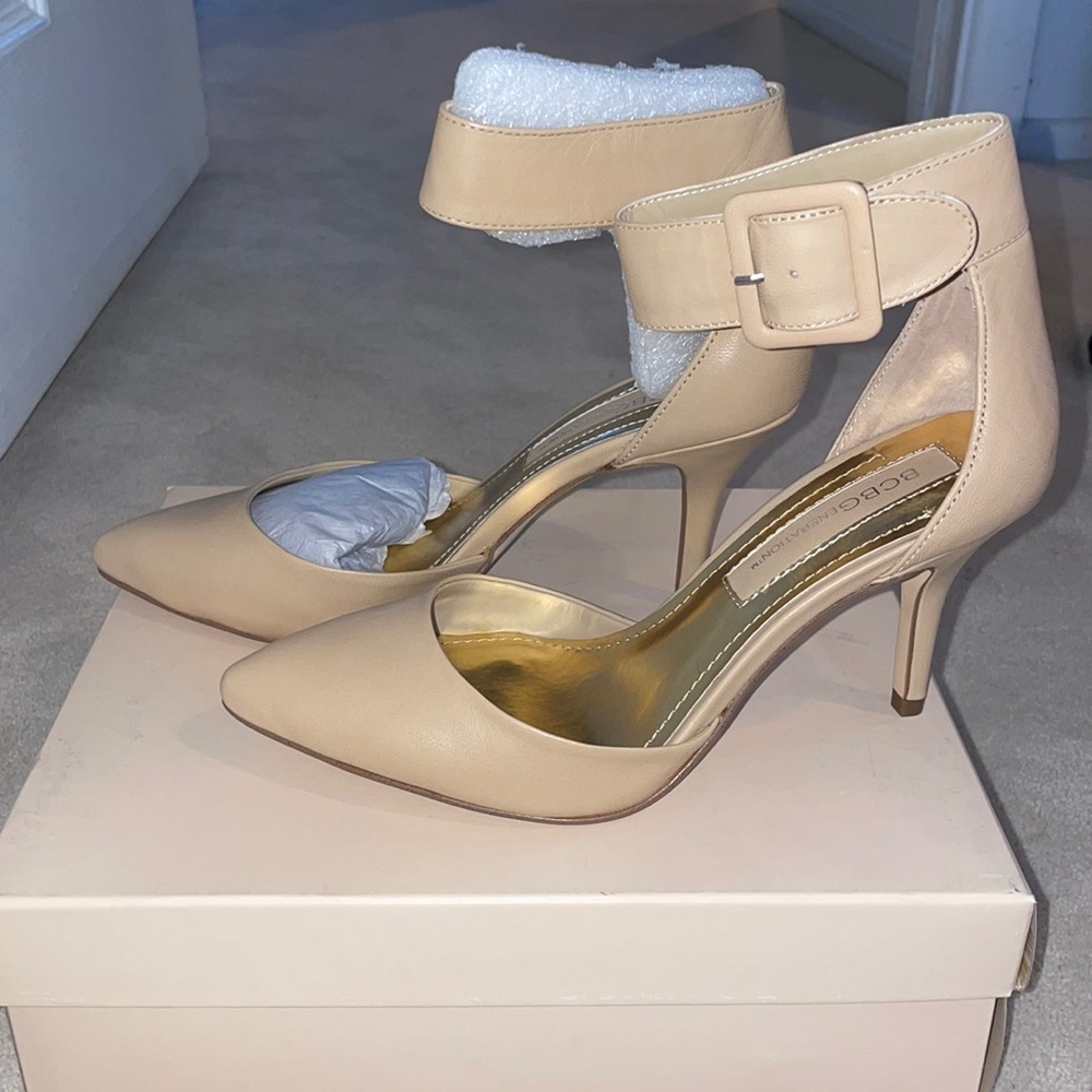 BCBGeneration Nude low heel 7.5